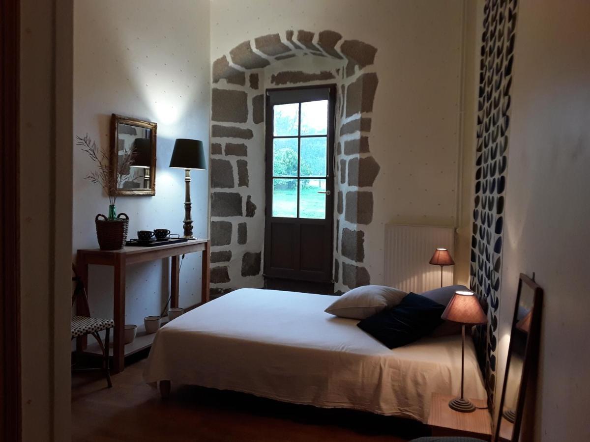 Les Chambres Du Logis Du Chatelier Bressuire Exterior foto