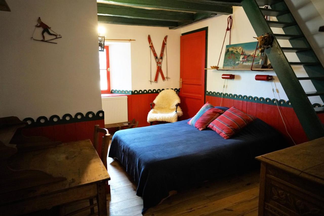 Les Chambres Du Logis Du Chatelier Bressuire Exterior foto