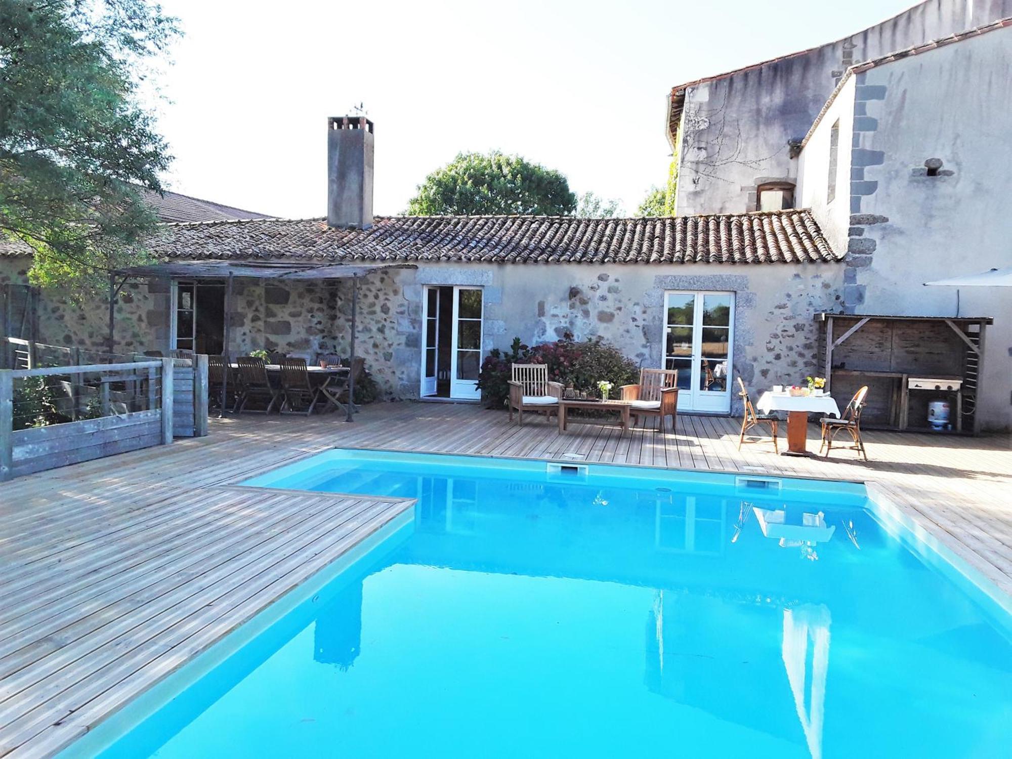 Les Chambres Du Logis Du Chatelier Bressuire Exterior foto