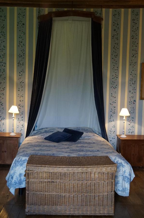 Les Chambres Du Logis Du Chatelier Bressuire Exterior foto